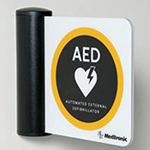 Navigačná tabuľka s piktogramom AED